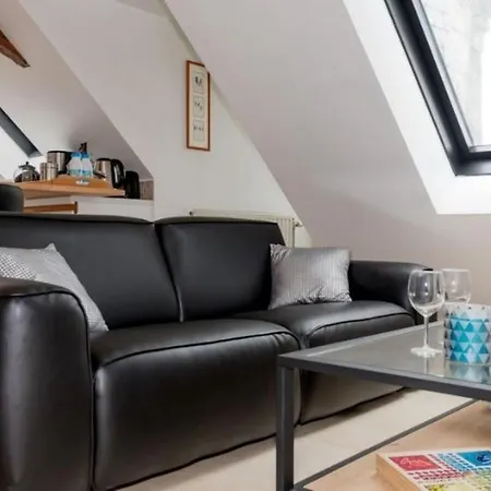 With One Bedroom In With Enclosed Garden And Wifi 17 Km From The Beach *